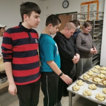 2022.02.24. - Az Esély Pedagógiai Központ tanulói meglátogatták a pék tanmhelyünket_20