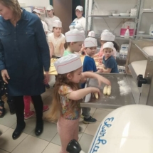 2022.03.26. - A Szlovák Óvoda óvodásainak látogatása a pék tanműhelyünkbe_02