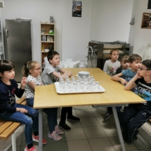 2022.04.09. - Magvető Általános Iskola és Óvoda iskolásainak látogatása a pék tanműhelyünkbe_07