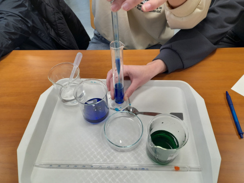 2025.12.10. - Kémiai Koktélparty a Technikusokkal_01